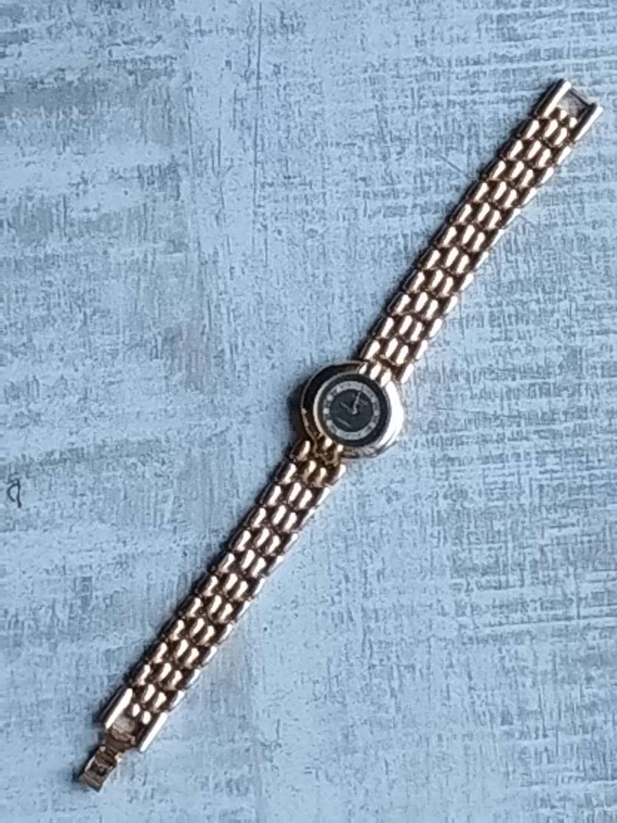 LADIES WESTAR GOLD WATCH IN EXCELLENT WORKING CONDITION