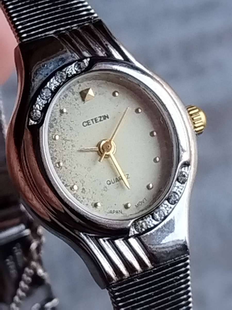 LADIES STAINLESS STEEL WATCH SET BOTH IN EXCELLENT WORKING CONDITION - BIDDING FOR BOTH WATCHES