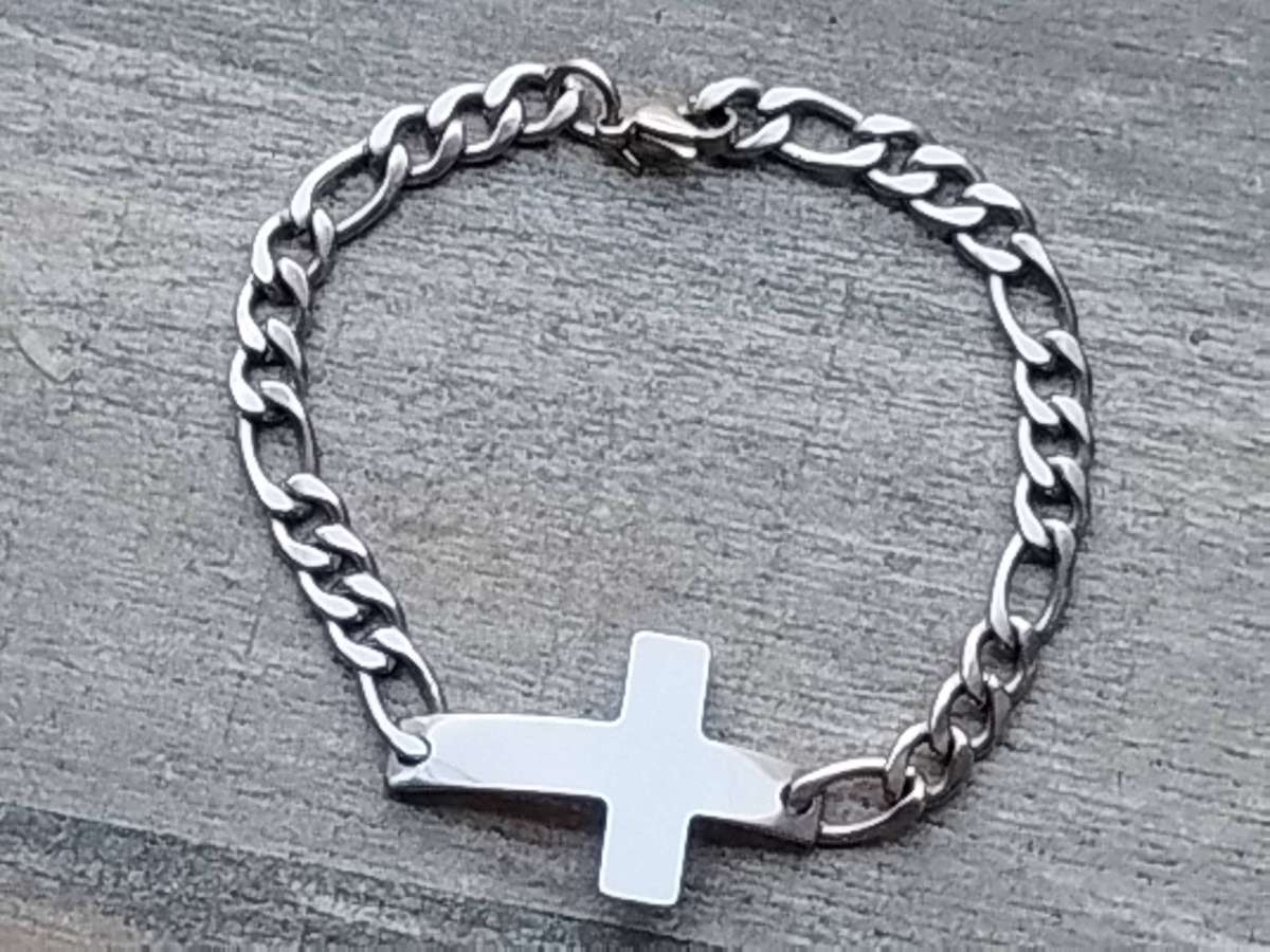 MENS STAINLESS STEEL CROSS BRACELET 7MM WIDE