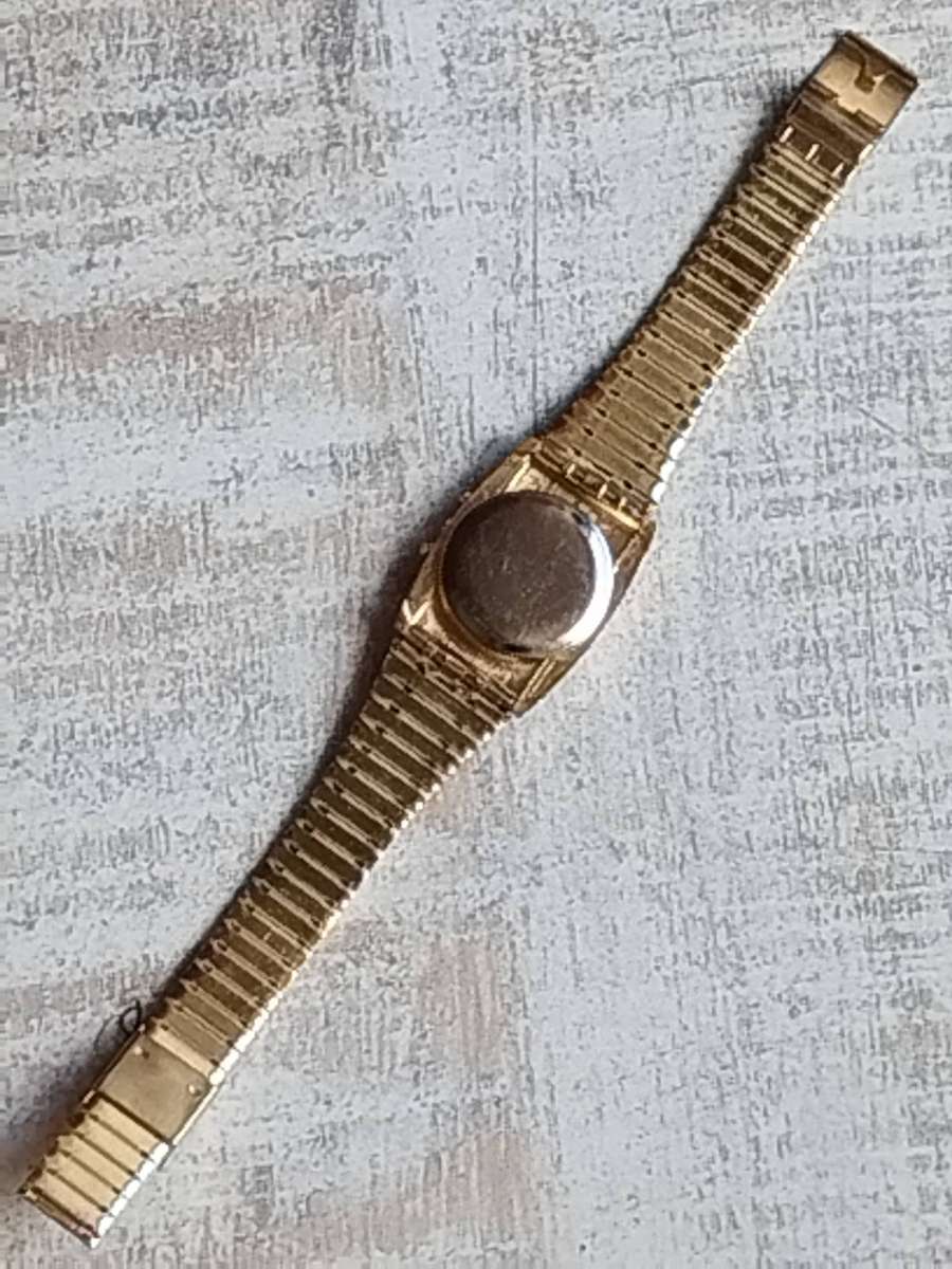 MENS VINTAGE DIGITAL WATCH WITH GOLD STAINLESS STEEL STRAP