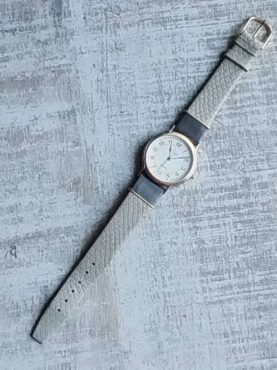 MENS VINTAGE VELLE VALEE GOLD WATCH IN EXCELLENT WORKING CONDITION