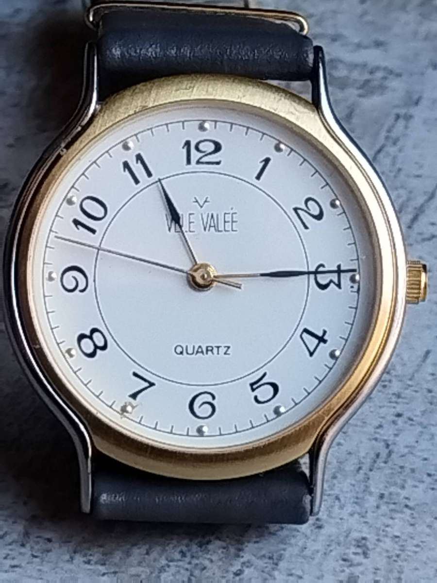 MENS VINTAGE VELLE VALEE GOLD WATCH IN EXCELLENT WORKING CONDITION