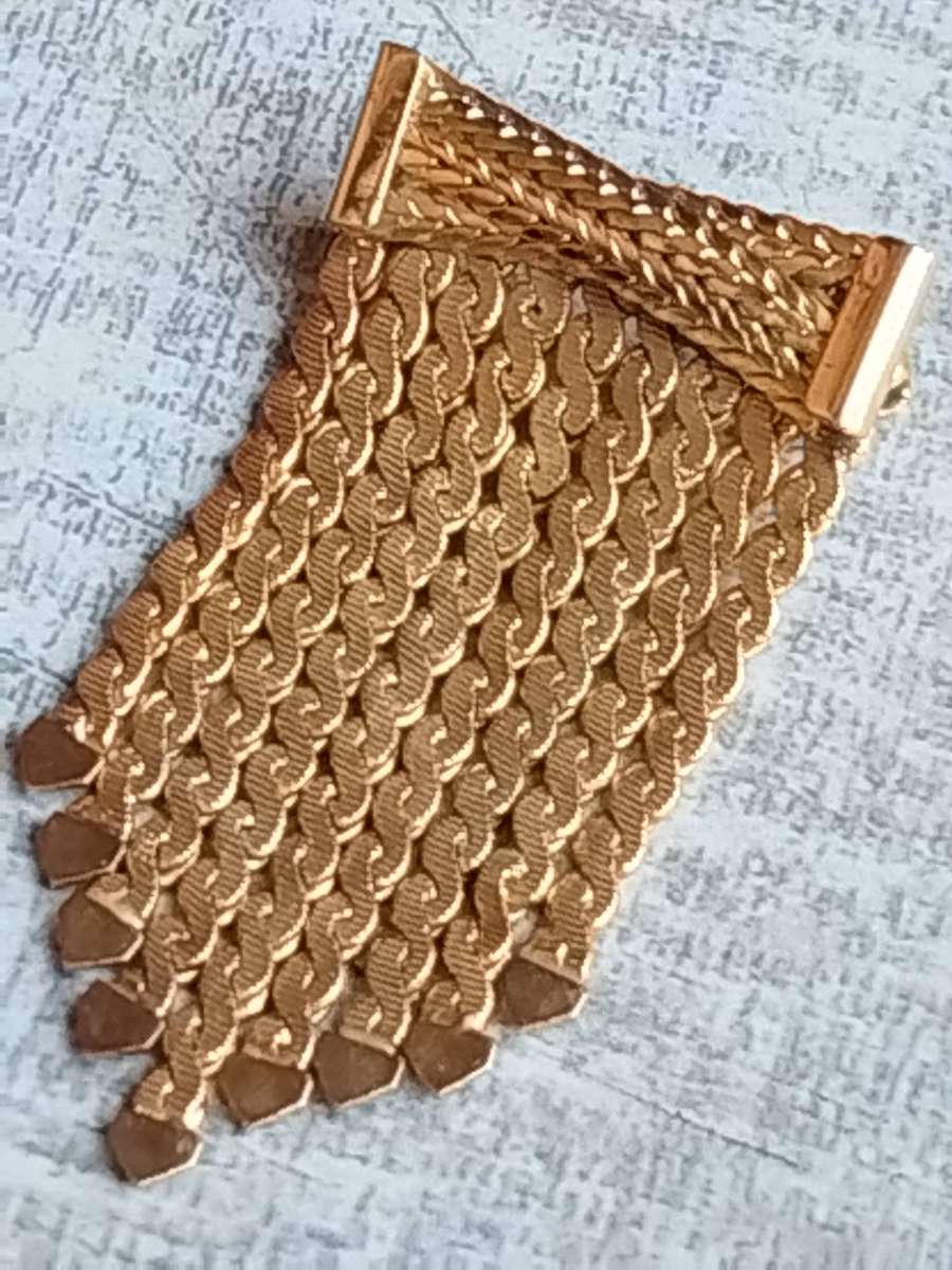 LADIES STUNNING VINTAGE GOLD BROOCH IN GREAT CONDITION