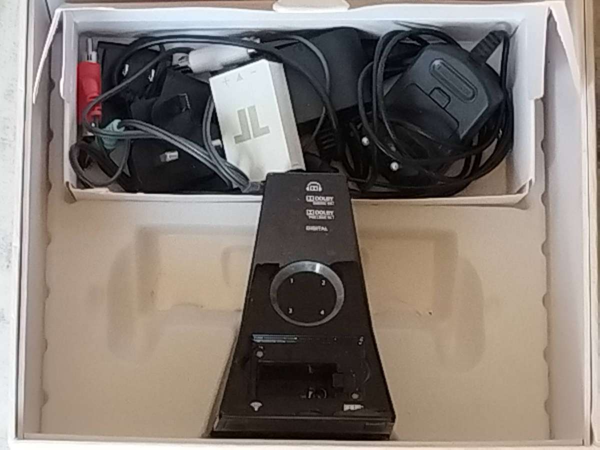 XBOX TRITTON WARHEAD 7.1 WIRELESS SURROUND HEADSET WITH BOX AND ACCESSORIES