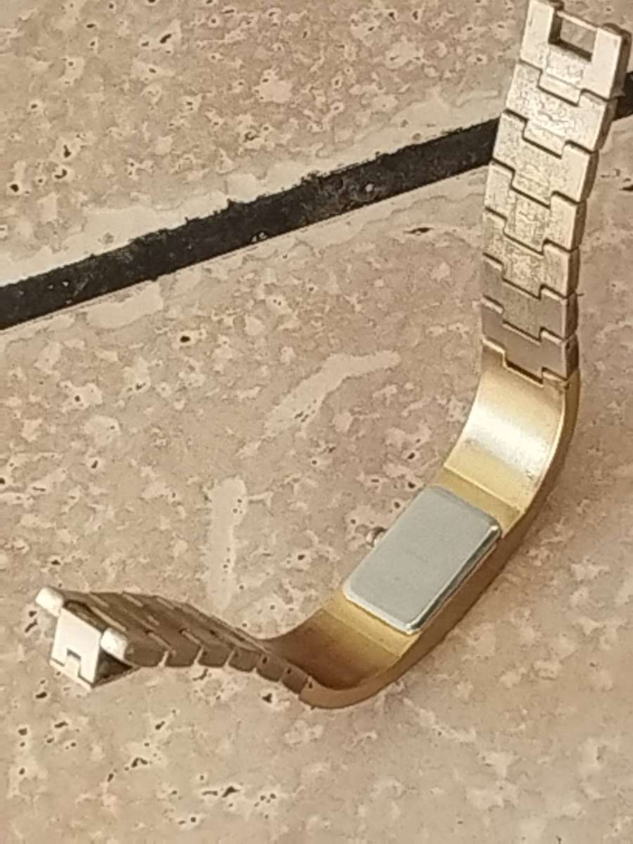 LADIES STUNNING TEMPO GOLD PLATED WATCH IN EXCELLENT WORKING CONDITION