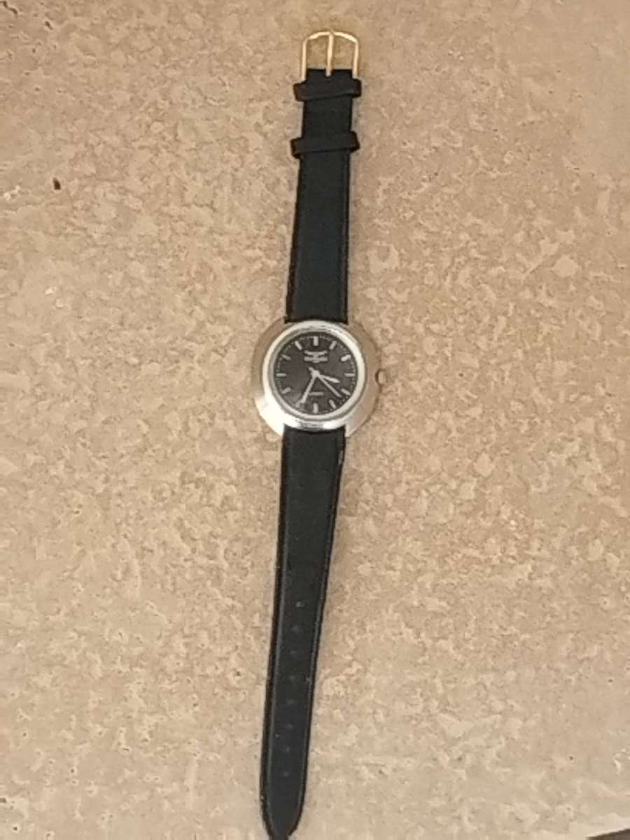 MENS VINTAGE ROMIL & J WATCH IN EXCELLENT WORKING CONDITION