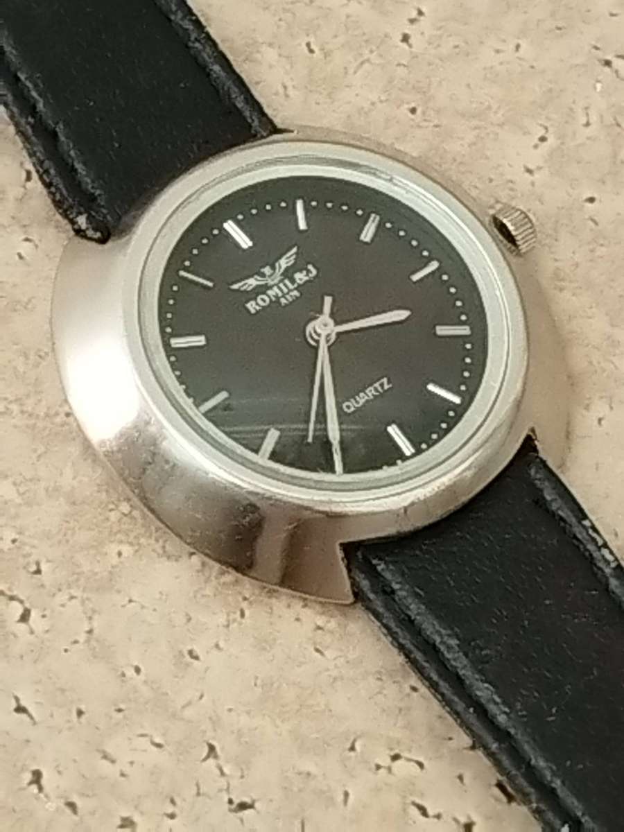 MENS VINTAGE ROMIL & J WATCH IN EXCELLENT WORKING CONDITION