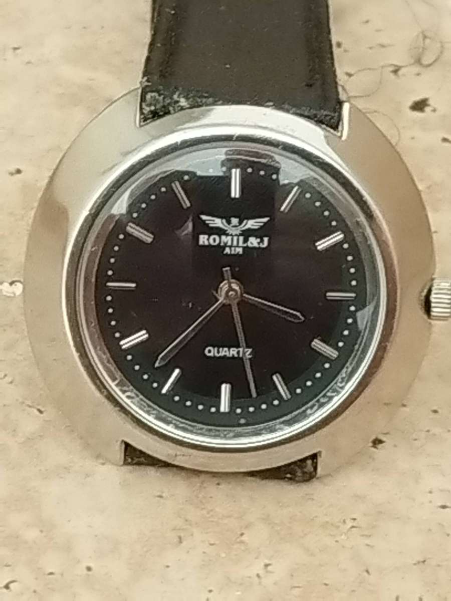 MENS VINTAGE ROMIL & J WATCH IN EXCELLENT WORKING CONDITION