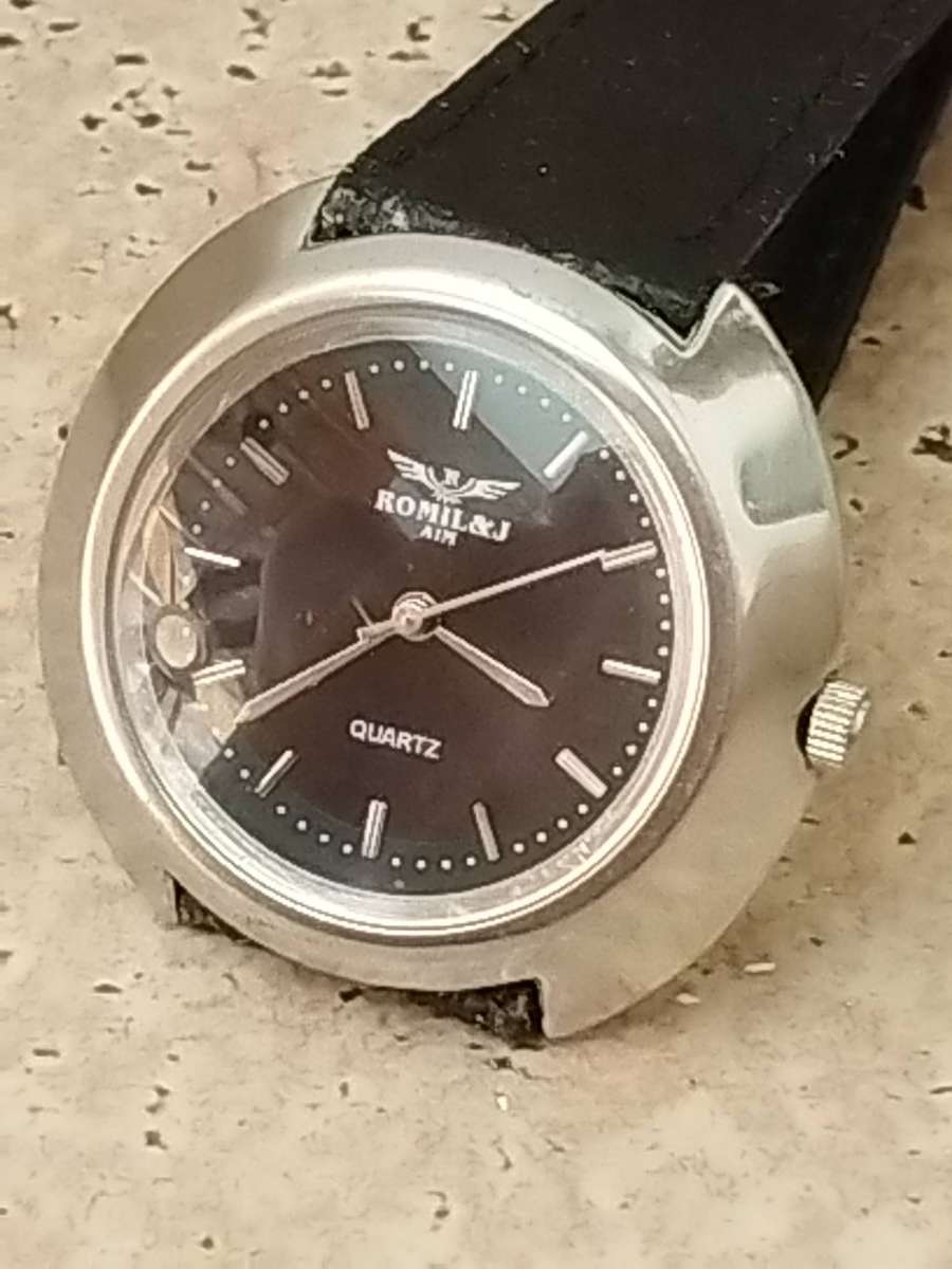 MENS VINTAGE ROMIL & J WATCH IN EXCELLENT WORKING CONDITION