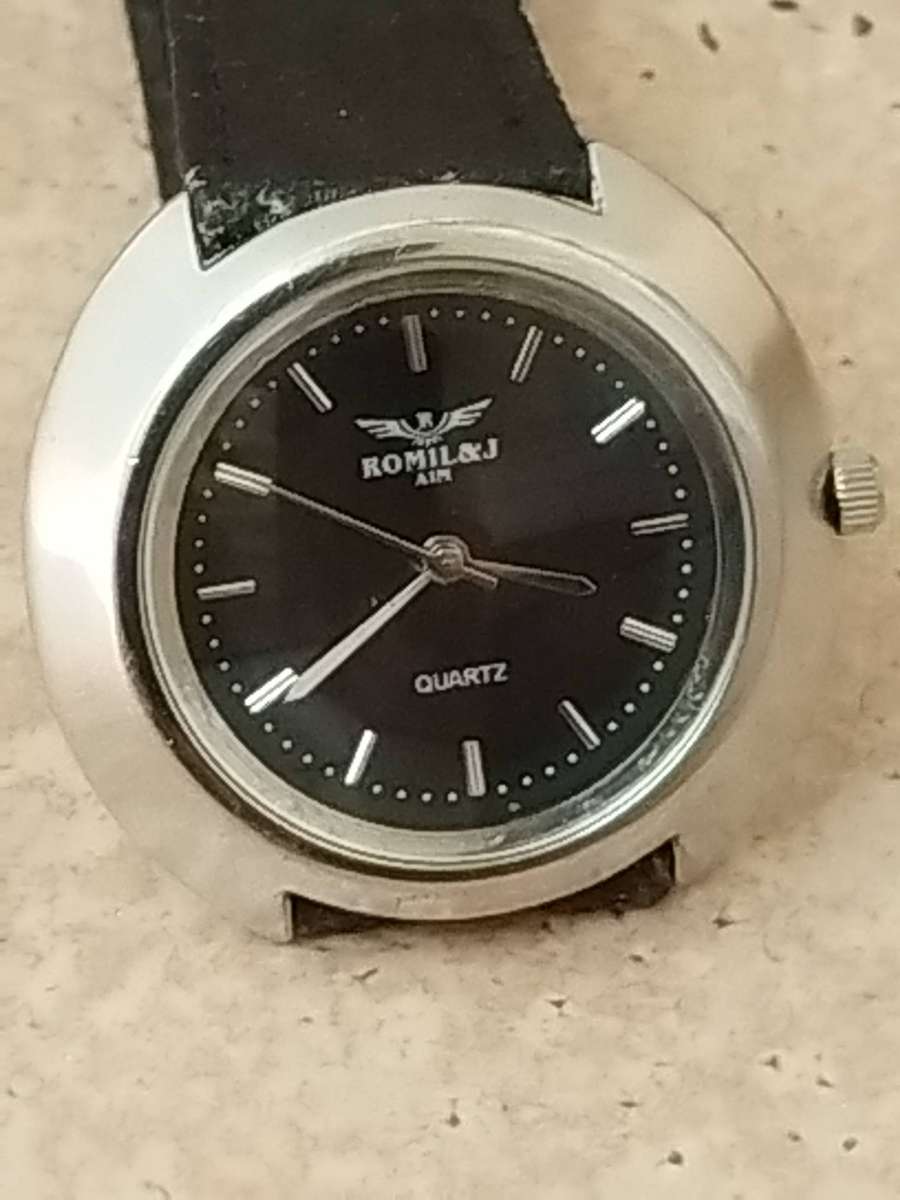MENS VINTAGE ROMIL & J WATCH IN EXCELLENT WORKING CONDITION