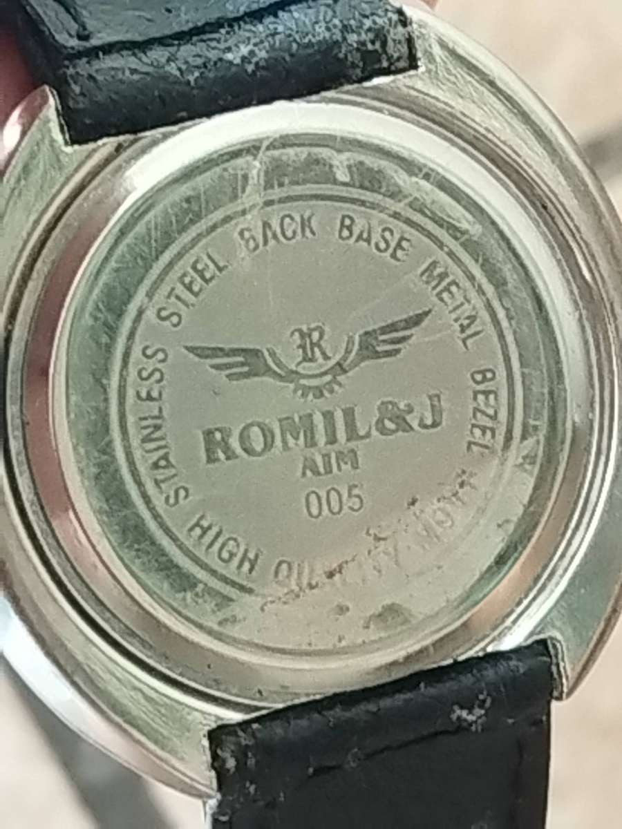 MENS VINTAGE ROMIL & J WATCH IN EXCELLENT WORKING CONDITION