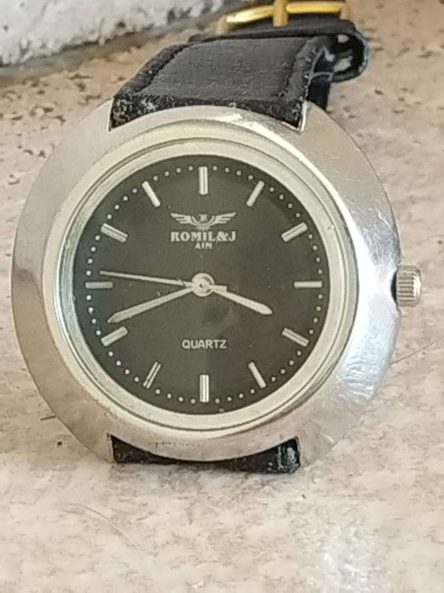 MENS VINTAGE ROMIL & J WATCH IN EXCELLENT WORKING CONDITION