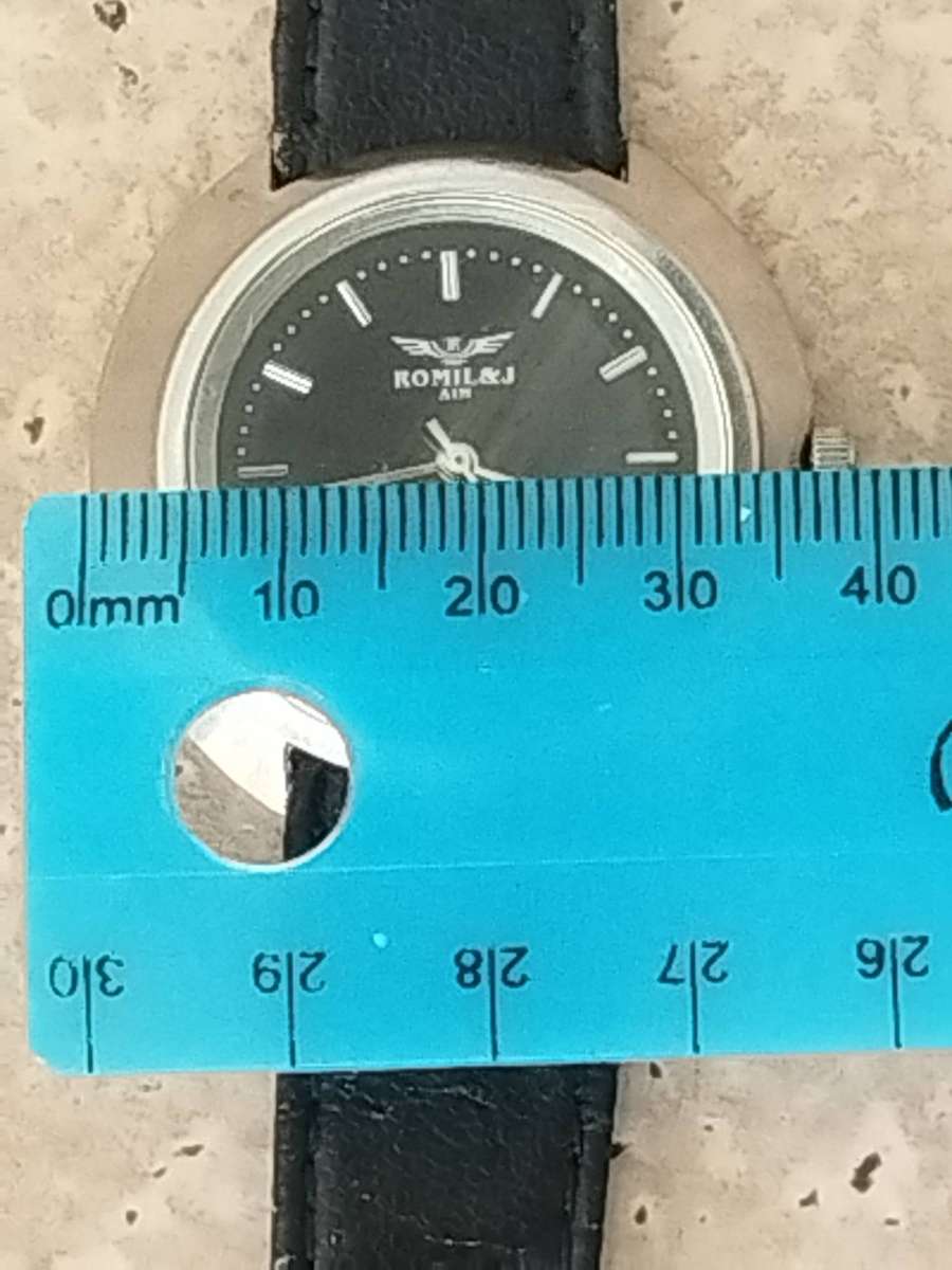 MENS VINTAGE ROMIL & J WATCH IN EXCELLENT WORKING CONDITION