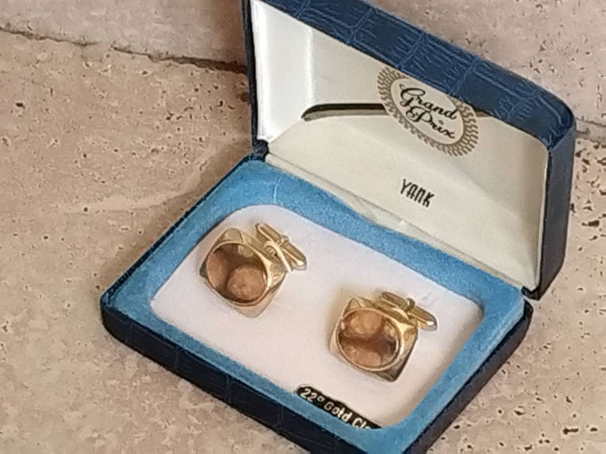 MENS VINTAGE 22CT GOLD CLAD TIGER EYE CUFFLINKS WITH ORIGINAL DISPLAY BOX