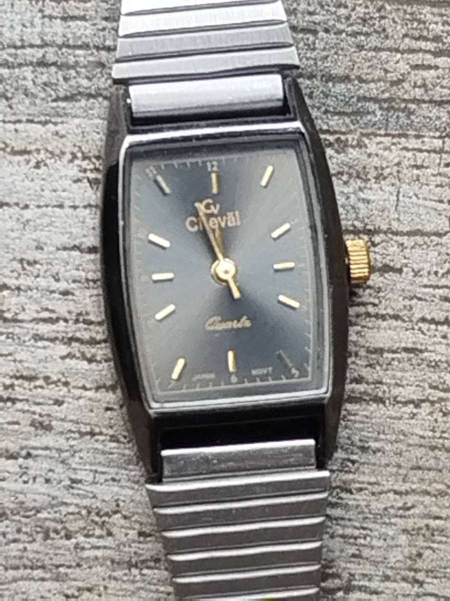 LADIES STUNNING CHEVAL WATCH WITH STAINLESS STEEL STRAP IN EXCELLENT WORKING CONDITION