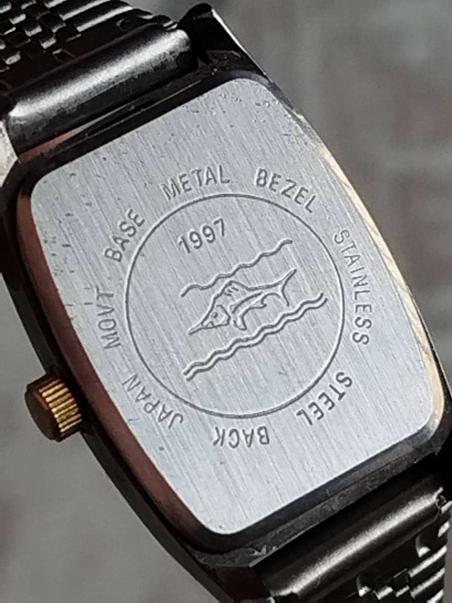 LADIES STUNNING CHEVAL WATCH WITH STAINLESS STEEL STRAP IN EXCELLENT WORKING CONDITION