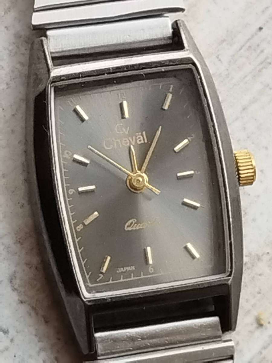 LADIES STUNNING CHEVAL WATCH WITH STAINLESS STEEL STRAP IN EXCELLENT WORKING CONDITION