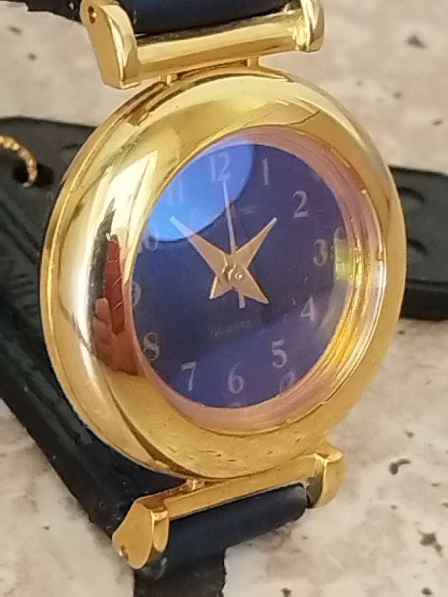 LADIES ELEGANT GOLD PHILIP PERSIO WATCH IN EXCELLENT WORKING CONDITION