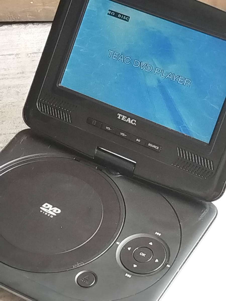 TEAC PORTABLE RECHARGEABLE DVD PLAYER MODEL PDVD-707B