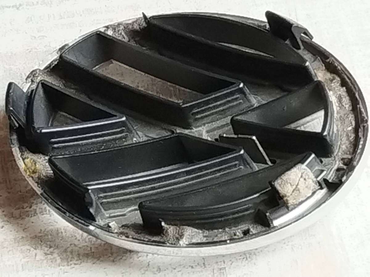 VW CHROME BADGE MEASURES +/- 120MM SIDE TO SIDE