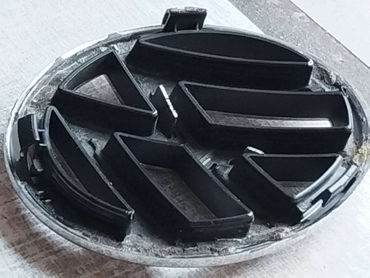 VW CHROME BADGE MEASURES +/- 120MM SIDE TO SIDE