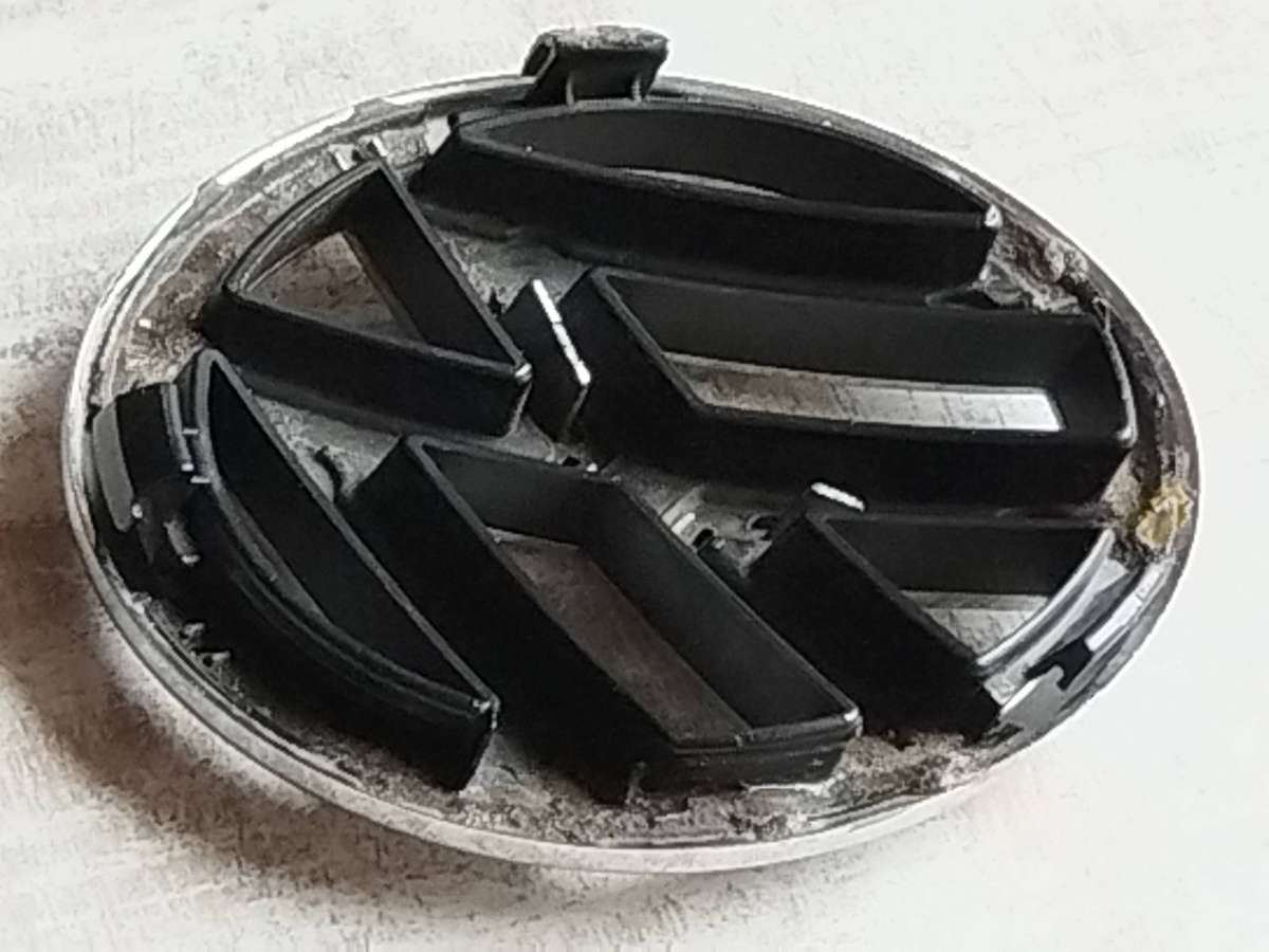 VW CHROME BADGE MEASURES +/- 120MM SIDE TO SIDE
