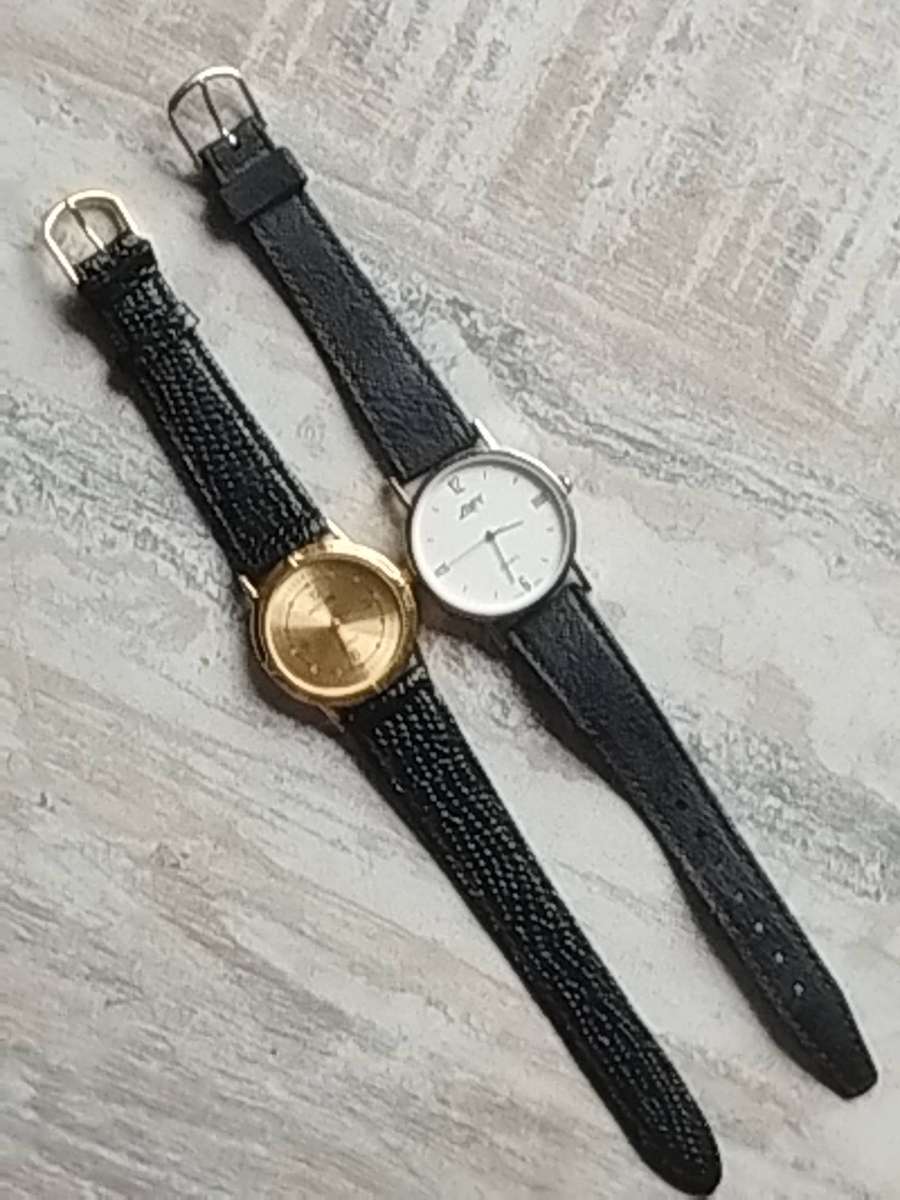 MENS SILVER AND GOLD WATCH SET BOTH IN EXCELLENT WORKING CONDITION - BIDDING FOR BOTH WATCHES