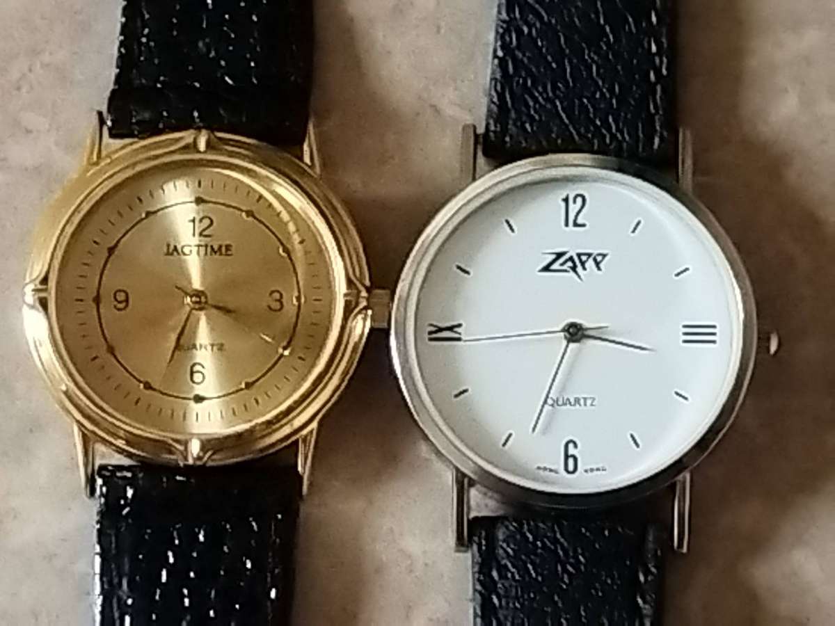 MENS SILVER AND GOLD WATCH SET BOTH IN EXCELLENT WORKING CONDITION - BIDDING FOR BOTH WATCHES