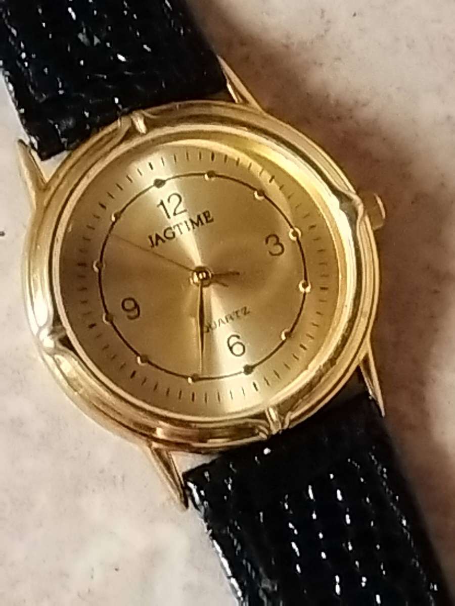 MENS SILVER AND GOLD WATCH SET BOTH IN EXCELLENT WORKING CONDITION - BIDDING FOR BOTH WATCHES