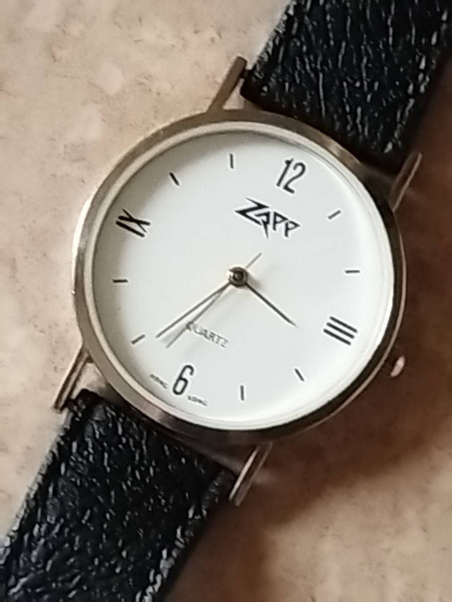 MENS SILVER AND GOLD WATCH SET BOTH IN EXCELLENT WORKING CONDITION - BIDDING FOR BOTH WATCHES