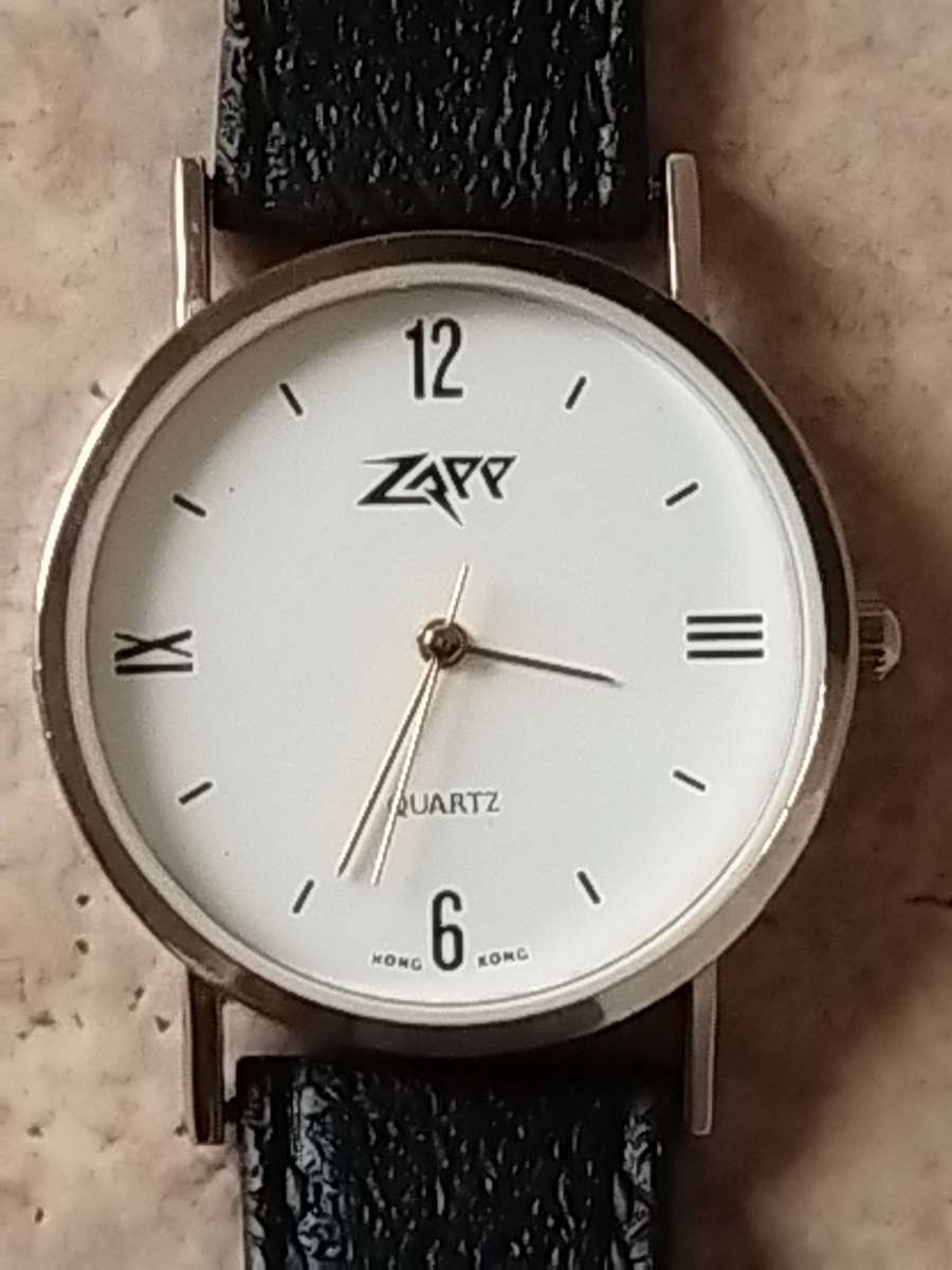 MENS SILVER AND GOLD WATCH SET BOTH IN EXCELLENT WORKING CONDITION - BIDDING FOR BOTH WATCHES