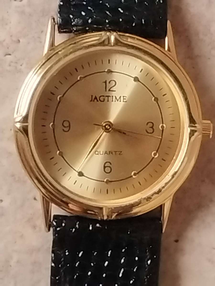 MENS SILVER AND GOLD WATCH SET BOTH IN EXCELLENT WORKING CONDITION - BIDDING FOR BOTH WATCHES