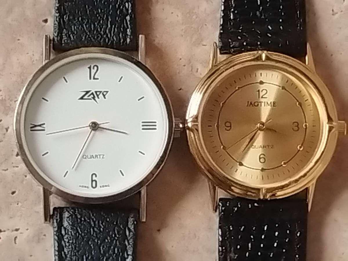 MENS SILVER AND GOLD WATCH SET BOTH IN EXCELLENT WORKING CONDITION - BIDDING FOR BOTH WATCHES