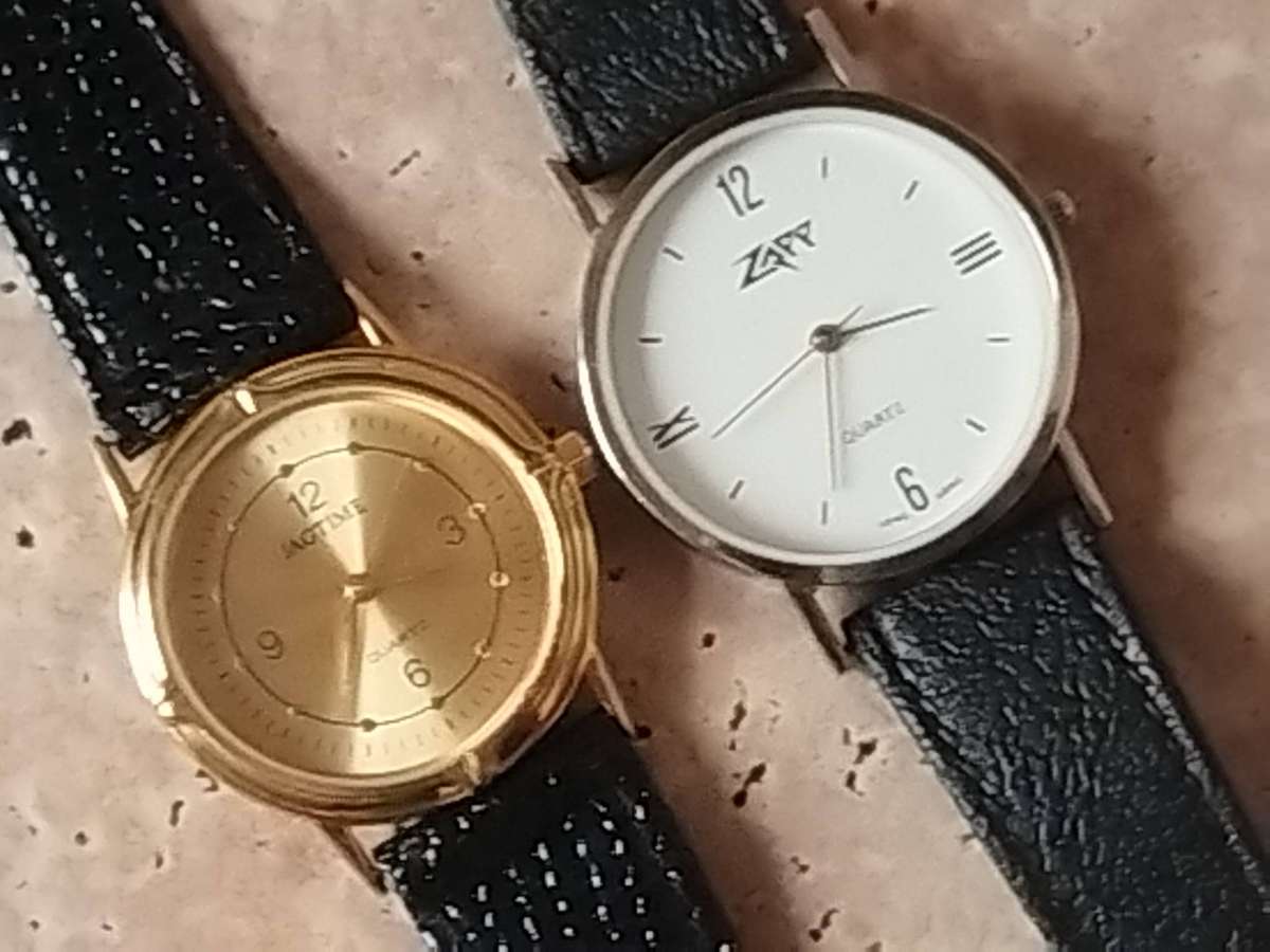 MENS SILVER AND GOLD WATCH SET BOTH IN EXCELLENT WORKING CONDITION - BIDDING FOR BOTH WATCHES