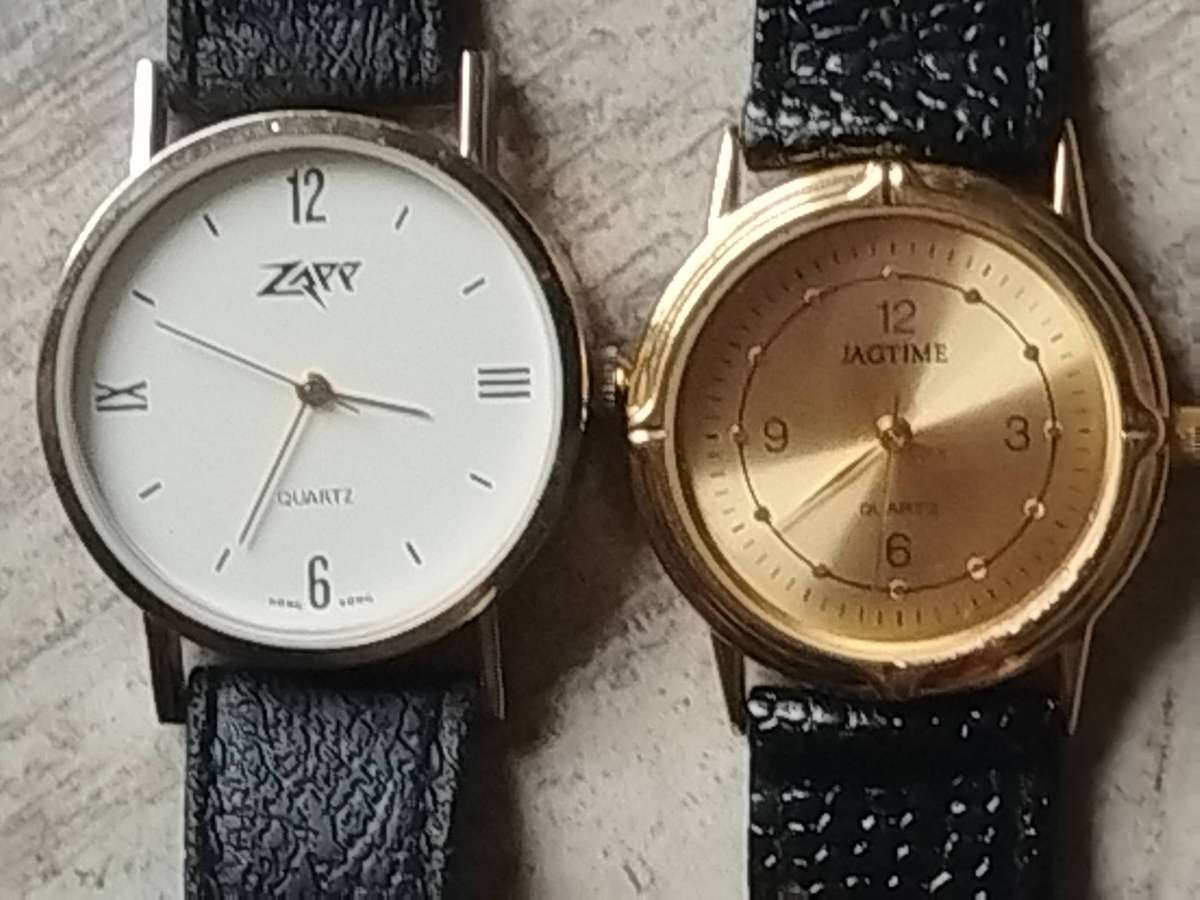 MENS SILVER AND GOLD WATCH SET BOTH IN EXCELLENT WORKING CONDITION - BIDDING FOR BOTH WATCHES