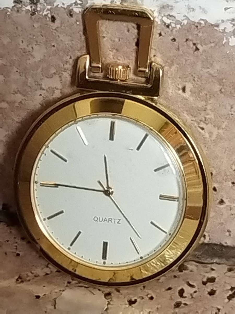 MENS GOLD PLATED POCKET WATCH IN EXCELLENT WORKING CONDITION