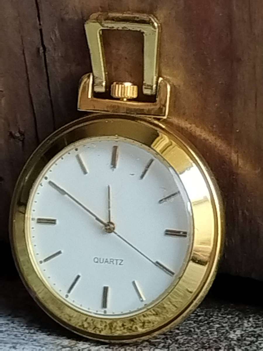 MENS GOLD PLATED POCKET WATCH IN EXCELLENT WORKING CONDITION