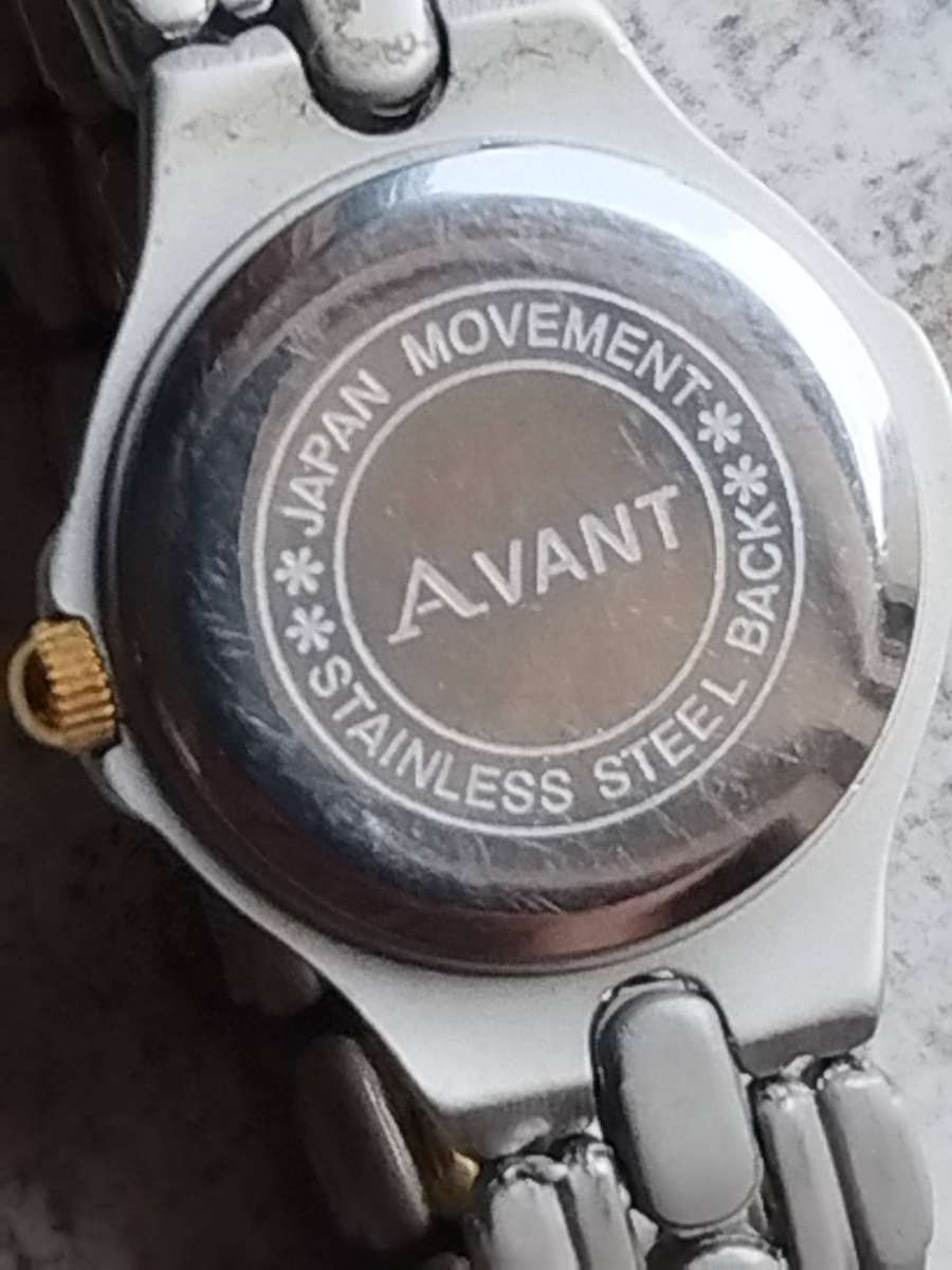 LADIES AVANT 2-TONE WATCH IN EXCELLENT WORKING CONDITION - UNUSED UNWORN STILL IN PACKAGING