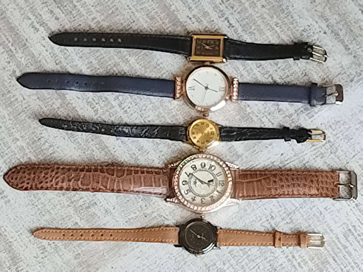 LADIES WATCH COLLECTION ALL IN EXCELLENT WORKING CONDITION - BIDDING FOR ALL 5 WATCHES