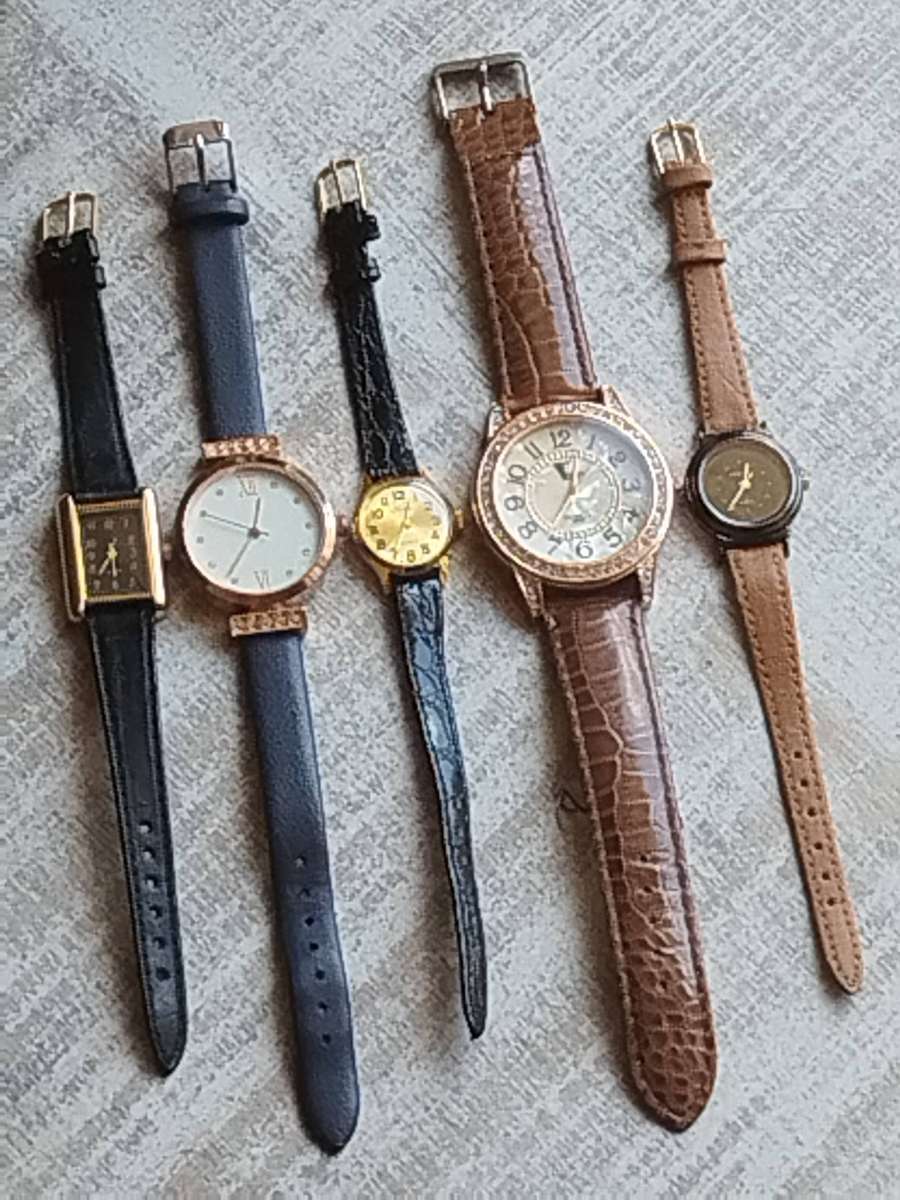 LADIES WATCH COLLECTION ALL IN EXCELLENT WORKING CONDITION - BIDDING FOR ALL 5 WATCHES