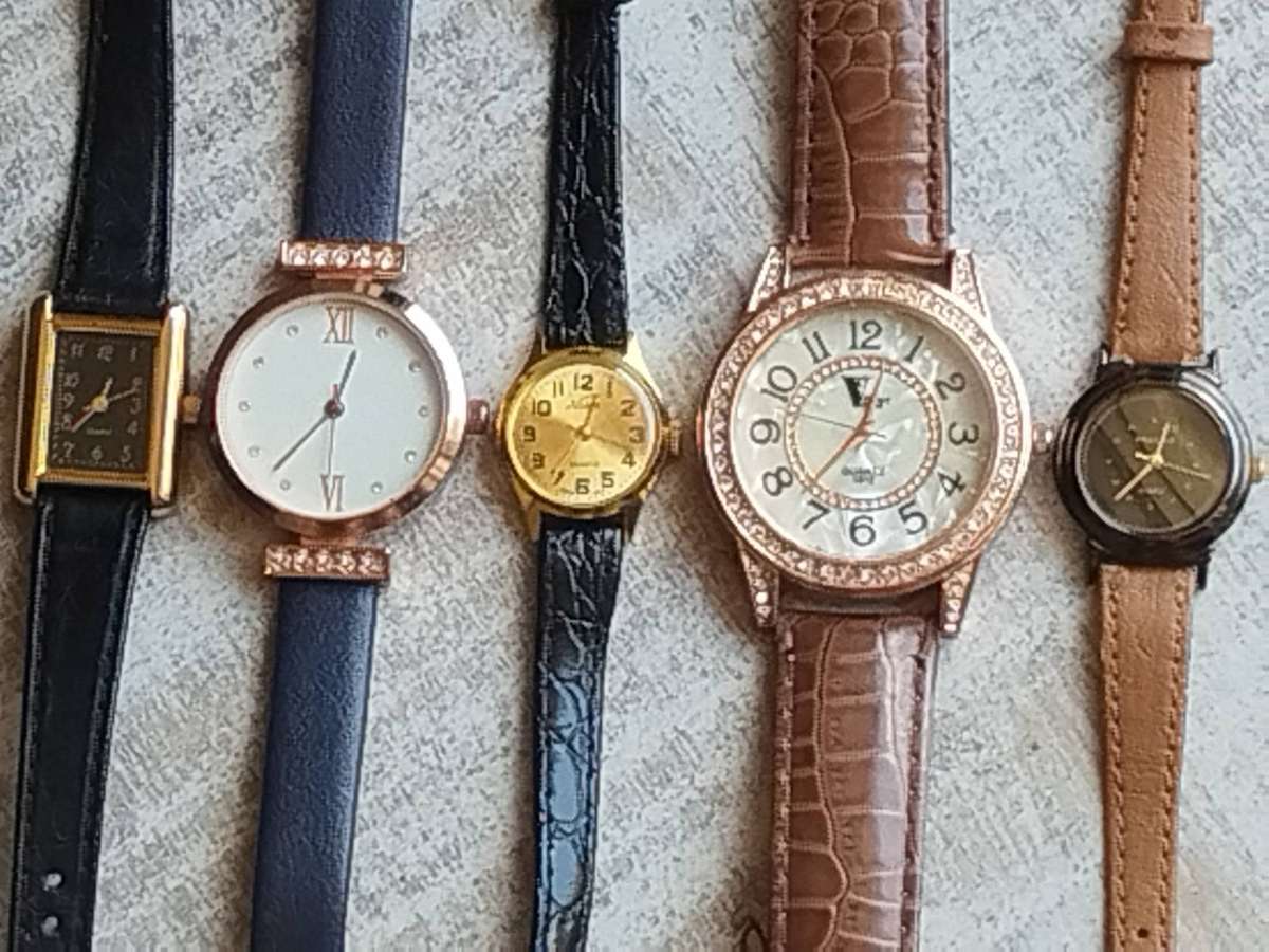 LADIES WATCH COLLECTION ALL IN EXCELLENT WORKING CONDITION - BIDDING FOR ALL 5 WATCHES