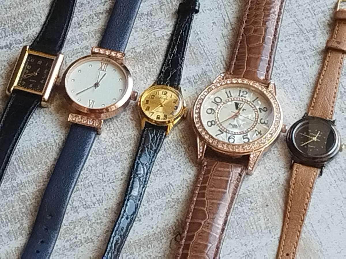 LADIES WATCH COLLECTION ALL IN EXCELLENT WORKING CONDITION - BIDDING FOR ALL 5 WATCHES