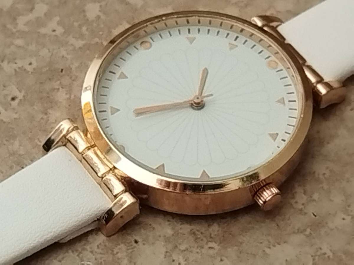 LADIES WATCH SET #2 - BOTH IN EXCELLENT WORKING CONDITION - BIDDING FOR BOTH WATCHES