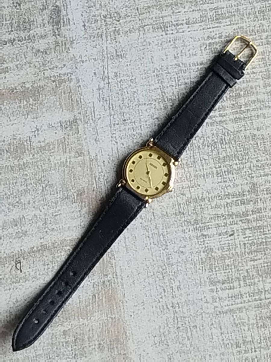 LADIES VINTAGE ASEIKON GOLD WATCH IN EXCELLENT WORKING CONDITION
