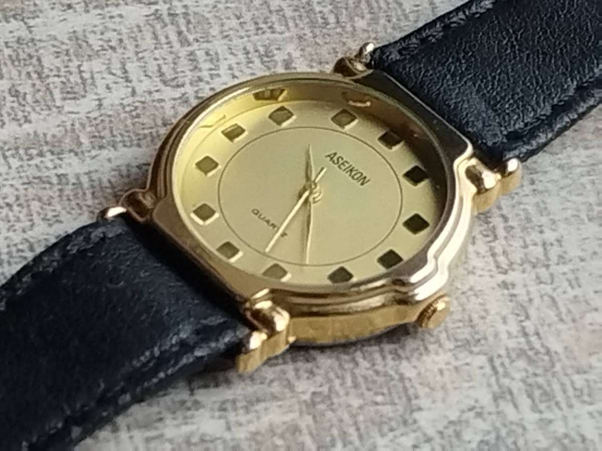 LADIES VINTAGE ASEIKON GOLD WATCH IN EXCELLENT WORKING CONDITION
