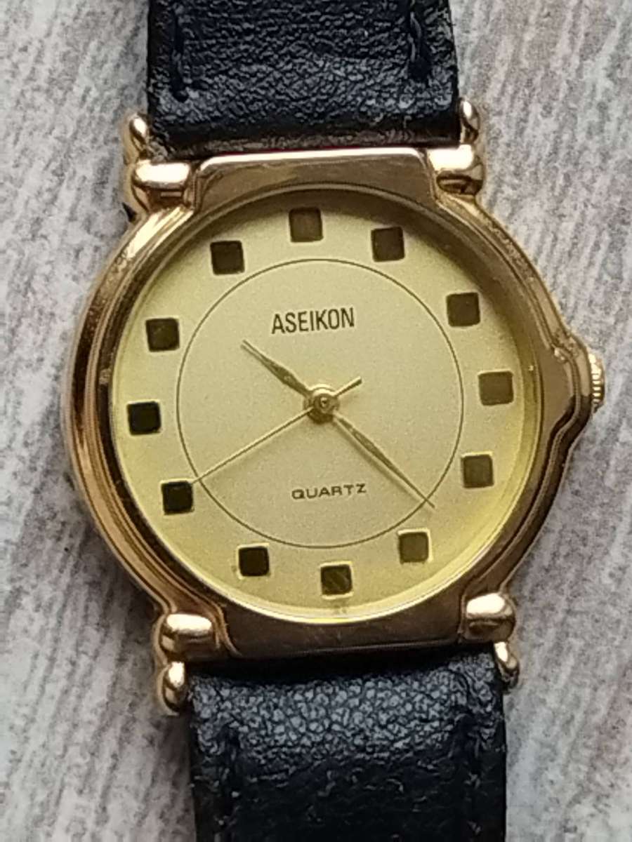 LADIES VINTAGE ASEIKON GOLD WATCH IN EXCELLENT WORKING CONDITION