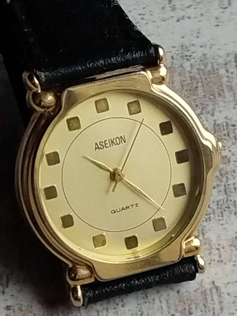 LADIES VINTAGE ASEIKON GOLD WATCH IN EXCELLENT WORKING CONDITION