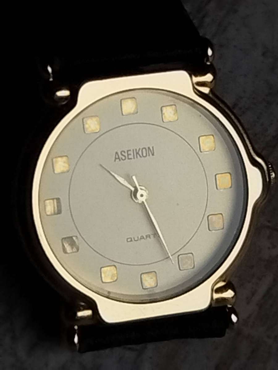 LADIES VINTAGE ASEIKON GOLD WATCH IN EXCELLENT WORKING CONDITION