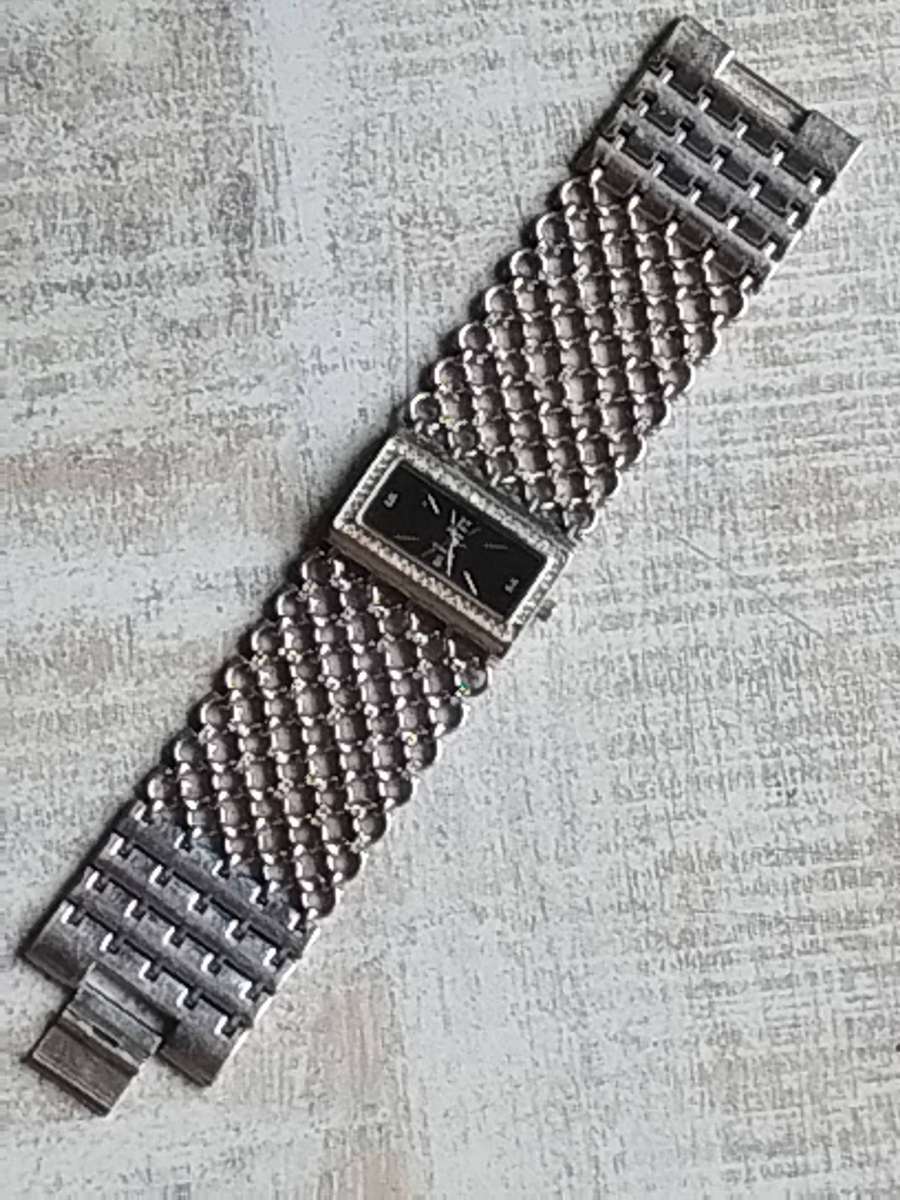 LADIES DIVA FASHION WATCH IN EXCELLENT WORKING CONDITION