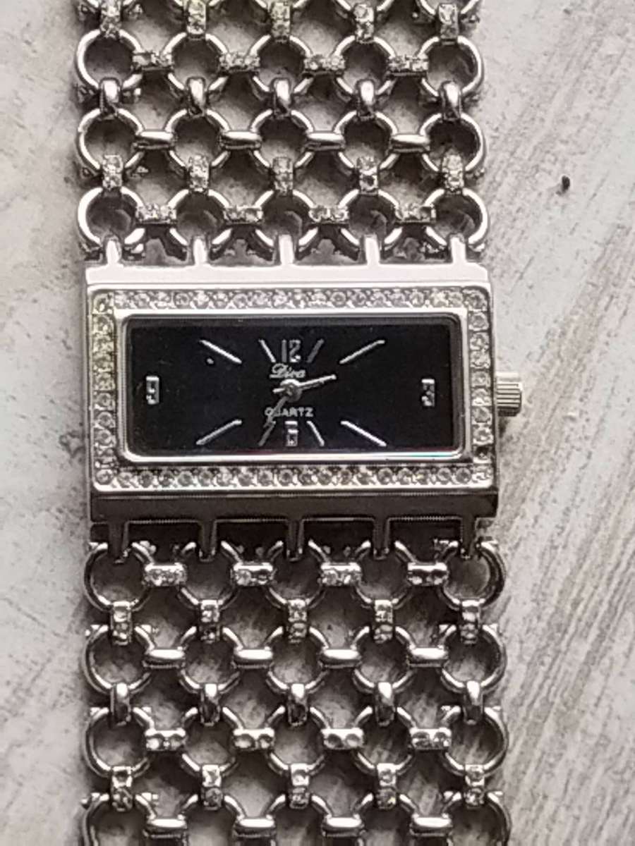 LADIES DIVA FASHION WATCH IN EXCELLENT WORKING CONDITION